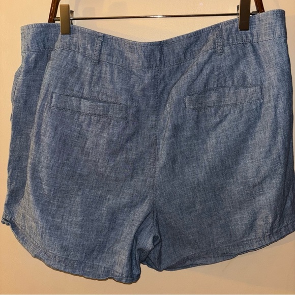 GAP Blue 5” Shorts Relaxed Fit Chambray Size 16 - Picture 3 of 6